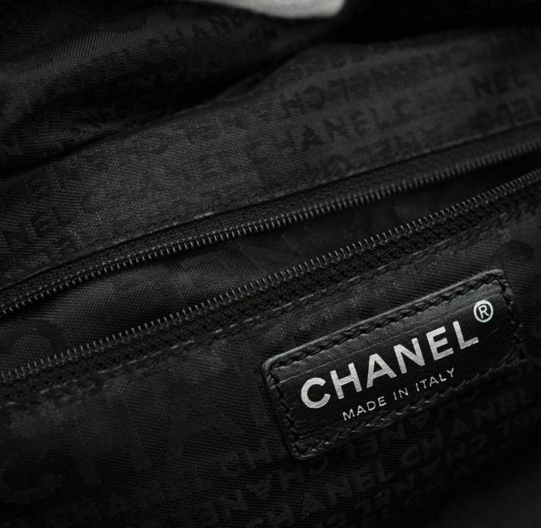 CHANEL パンチングレザーデカココバッ