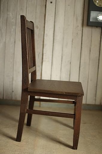 古く味のある木製の椅子　チェア　古道具　古家具