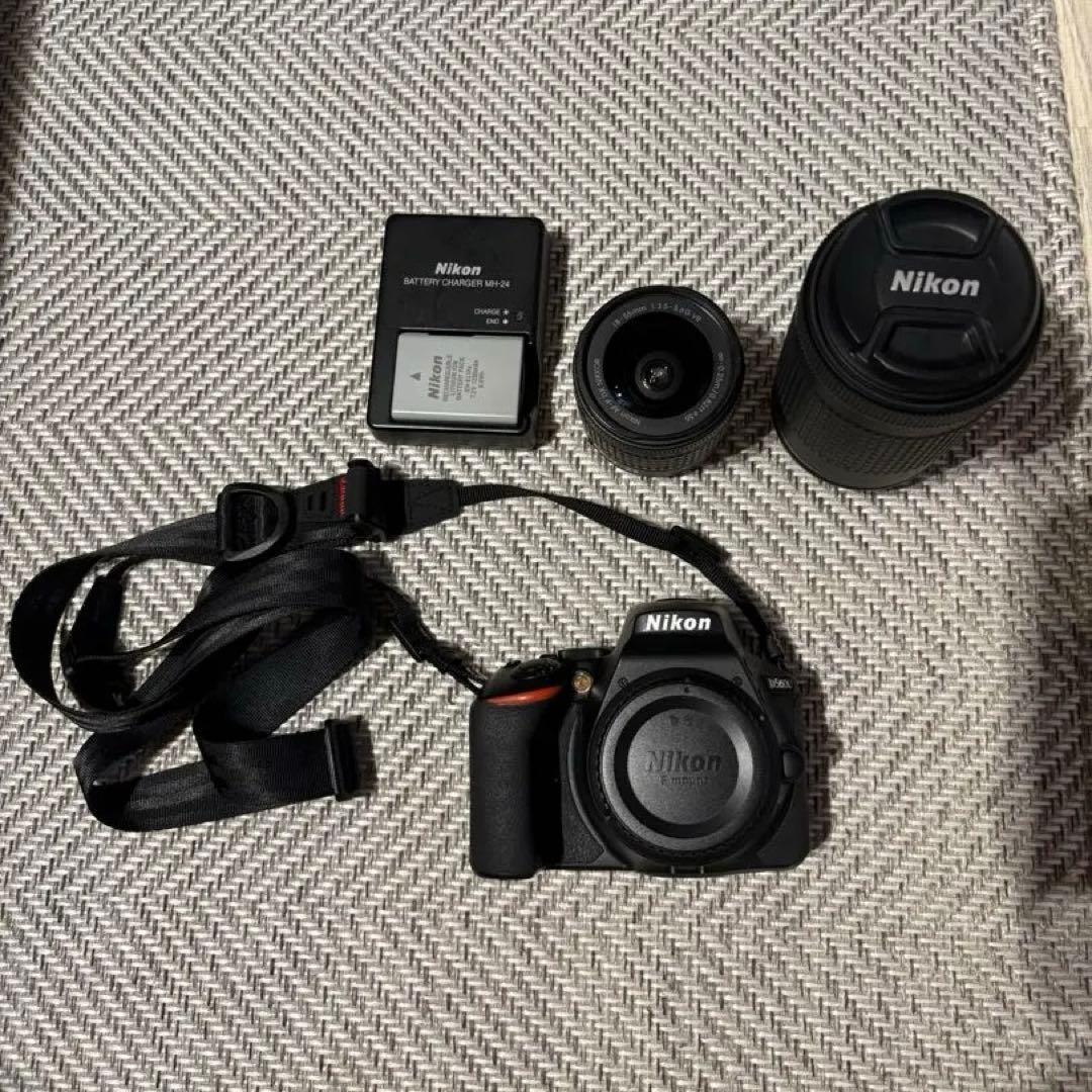 Nikon D5000 デジタル一眼レフカメラ　ダブルズームキット