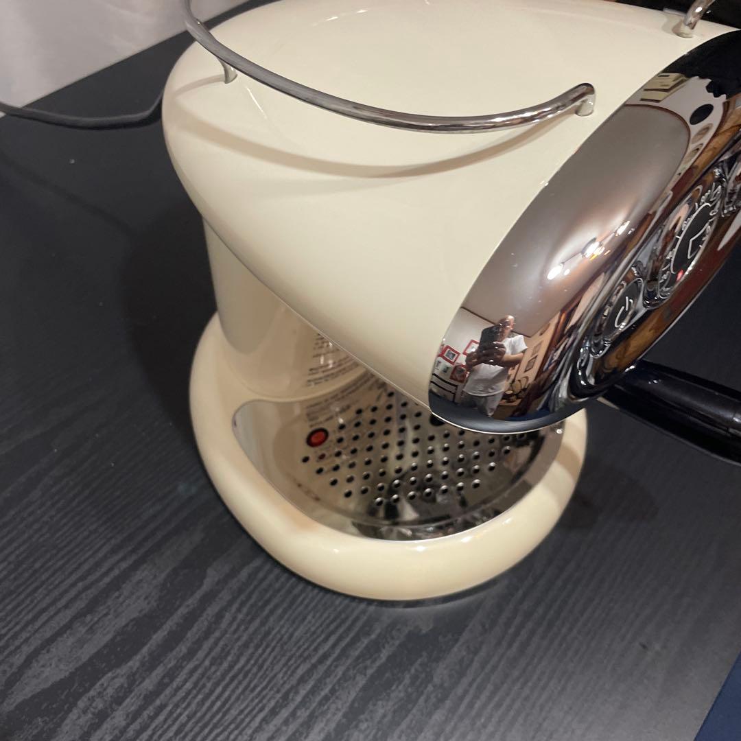 値下げ！illyエスプレッソマシン ホワイト デジタル表示