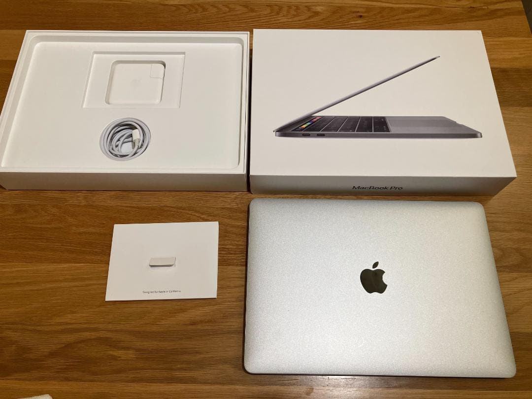 13インチ MacBook Pro 256GB SSD / 8GB メモリ