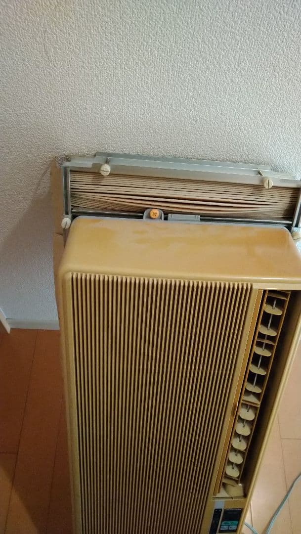 窓用エアコン 縦型　CW-161NR