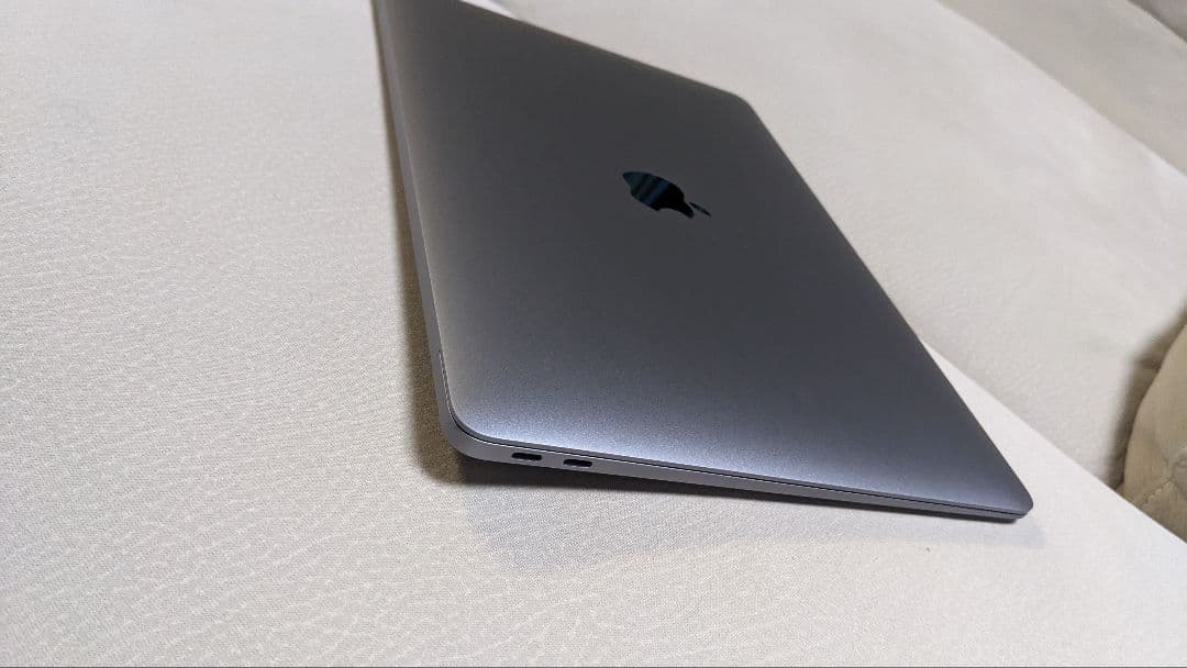 MacBook本体 macbook air A2337