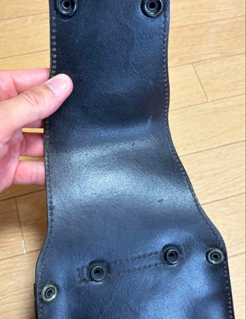 イサムカタヤマバックラッシュ　本革ウエストバッグ　ブラック