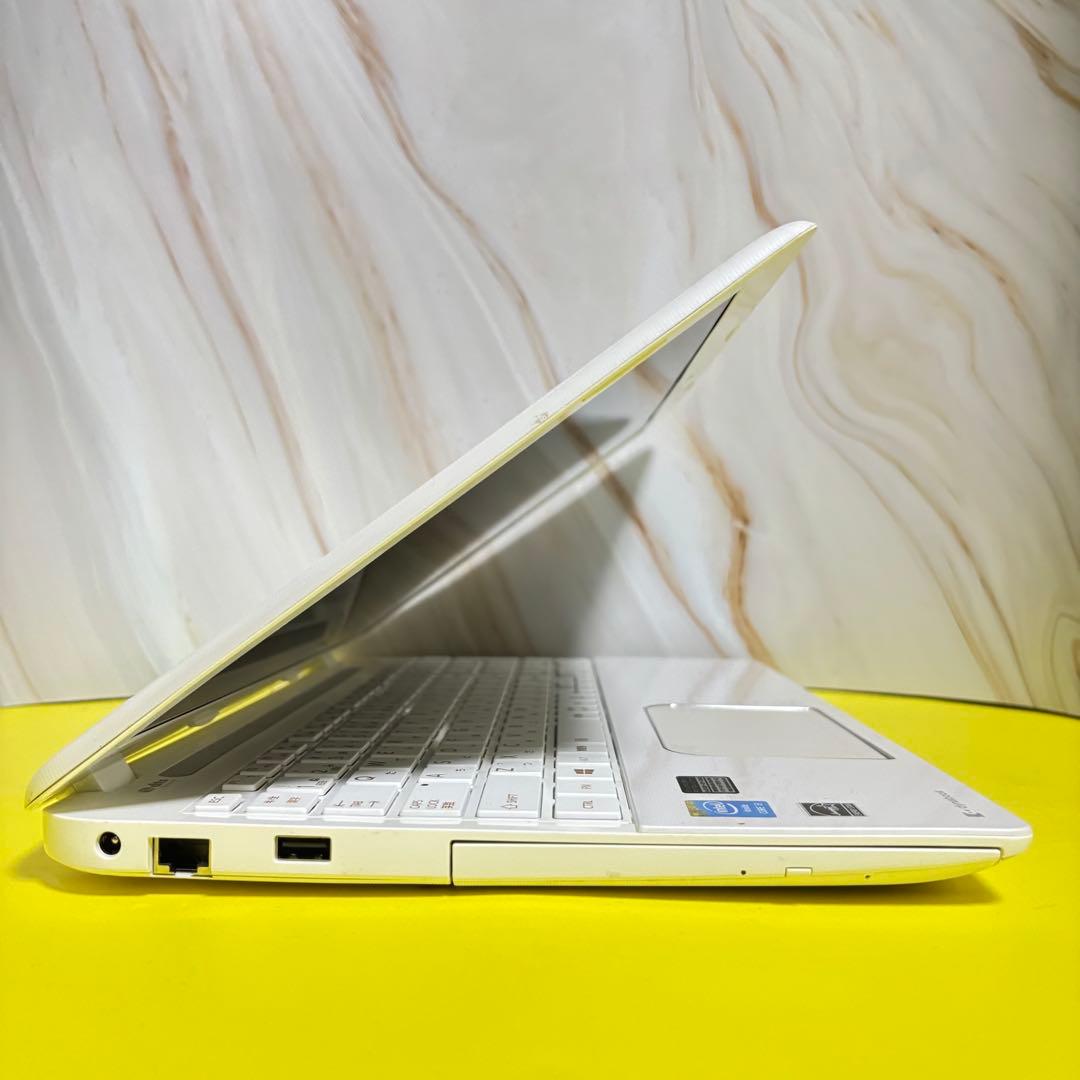 美品✨新品SSDで爆速✨ windows11 ノートパソコン✨オフィス 薄型