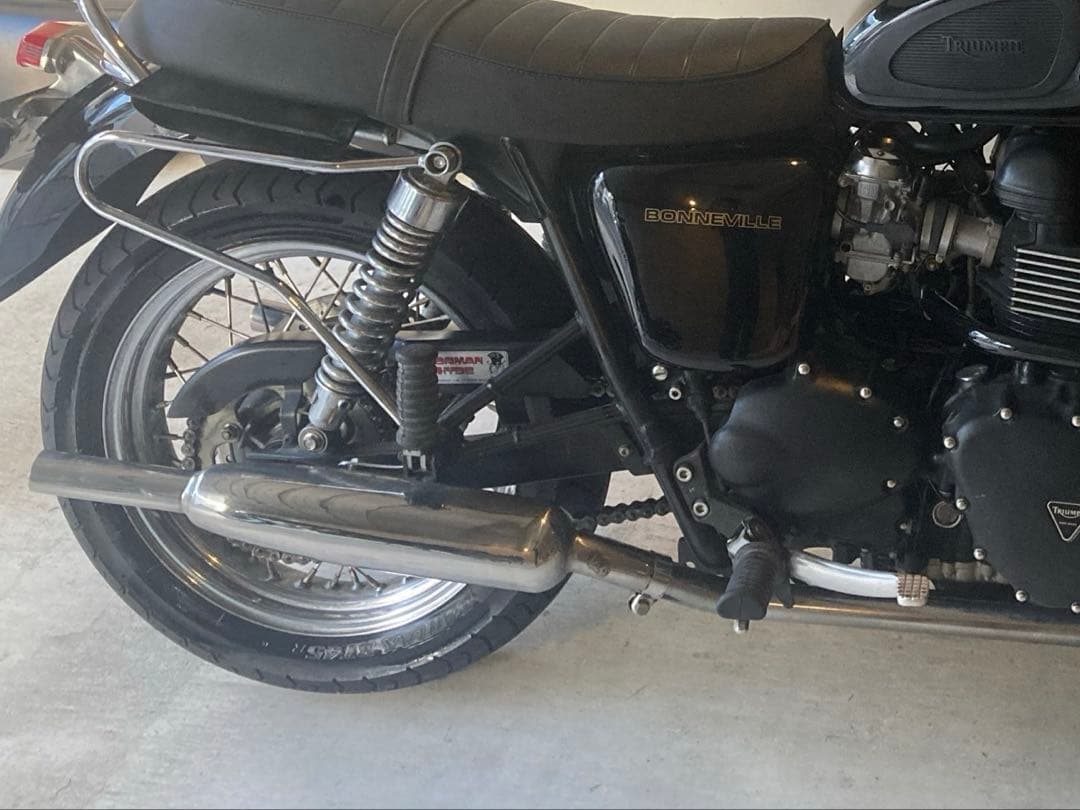 トライアンフ　空冷ボンネビル　T100