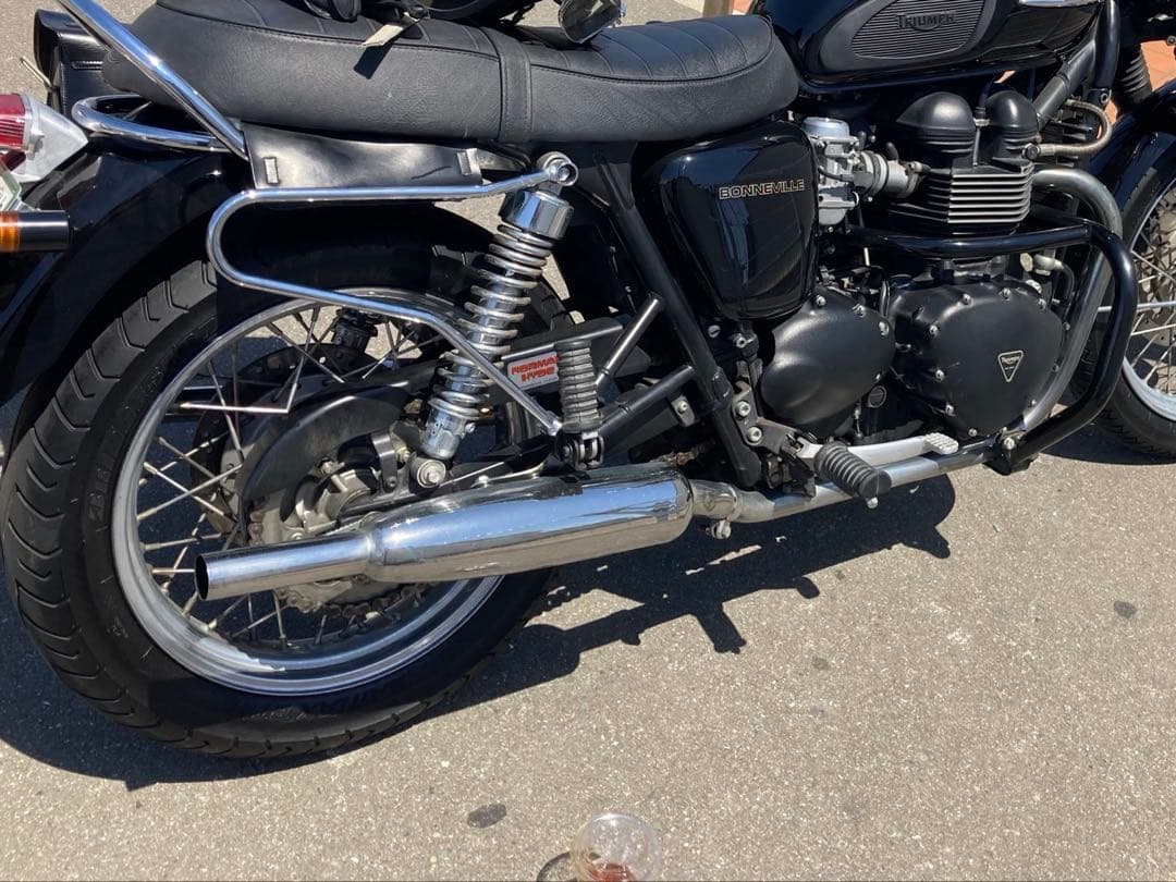 トライアンフ　空冷ボンネビル　T100