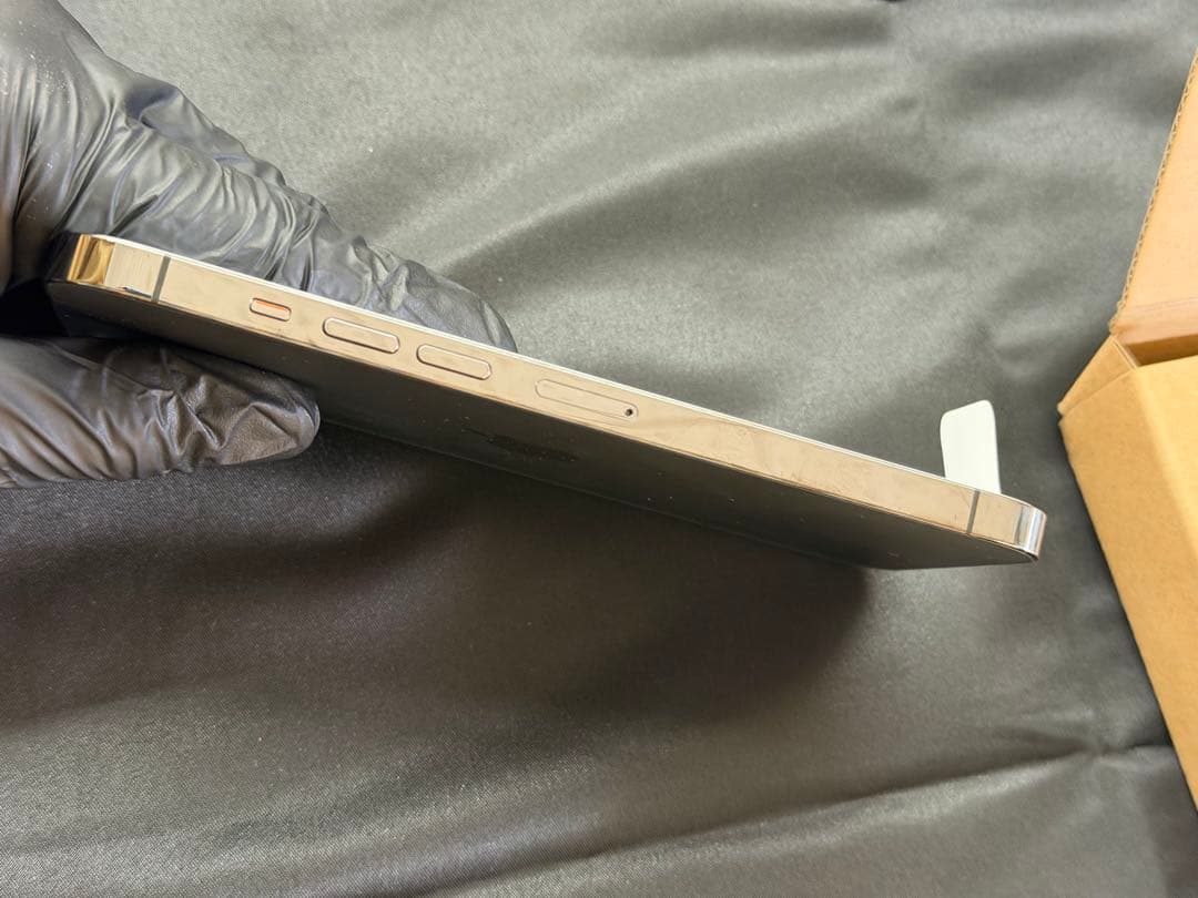 妖狐様　iphone13proMax 256GB SIMフリー　バッテリー新品