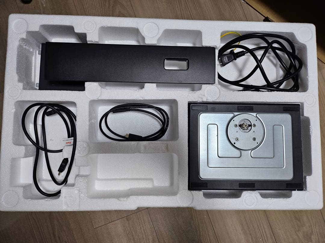 【傷ありジャンク品】pixio PX275CP 27インチ WQHD 100Hz