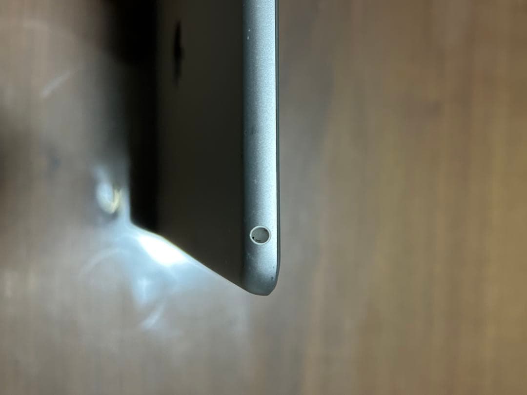 iPad 第9世代　10.2インチ　シルバー