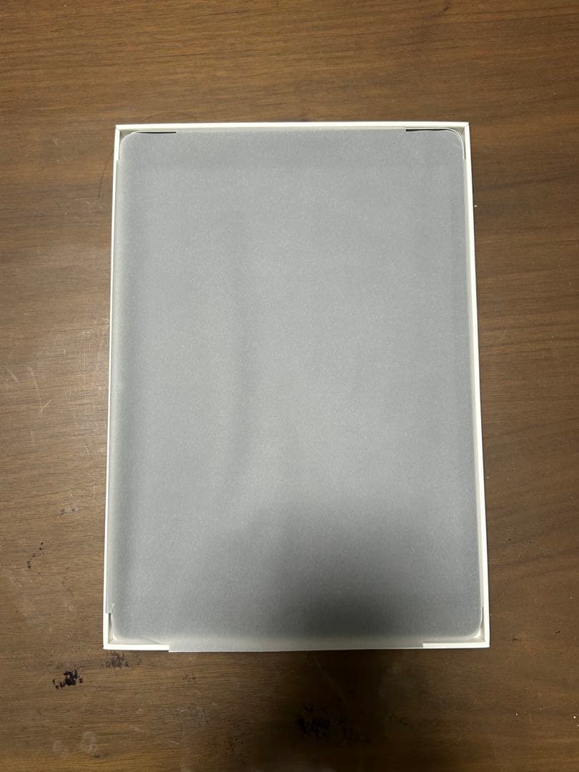 iPad 第9世代　10.2インチ　シルバー