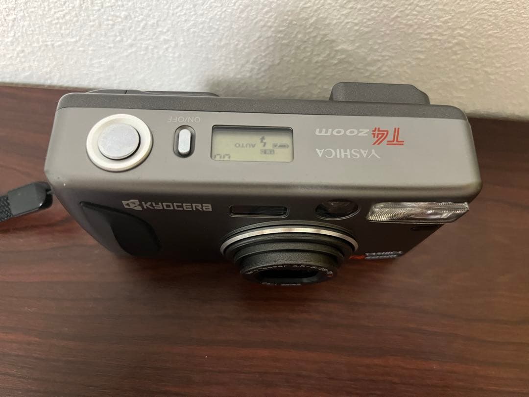 フィルムカメラ KYOCERA YASHICA T4 zoom