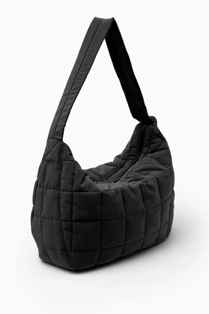 COS キルトメッセンジャーバッグ