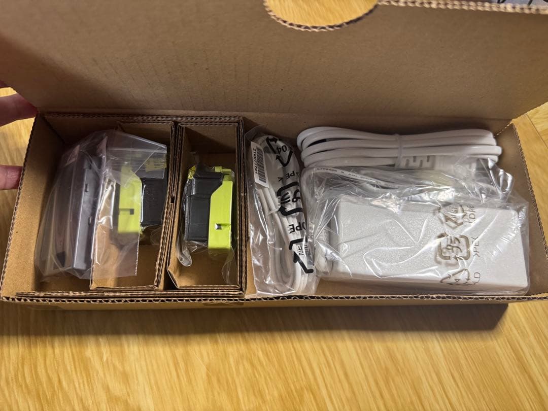 エプソン モバイルプリンター　カラーインクジェット PX-S06W