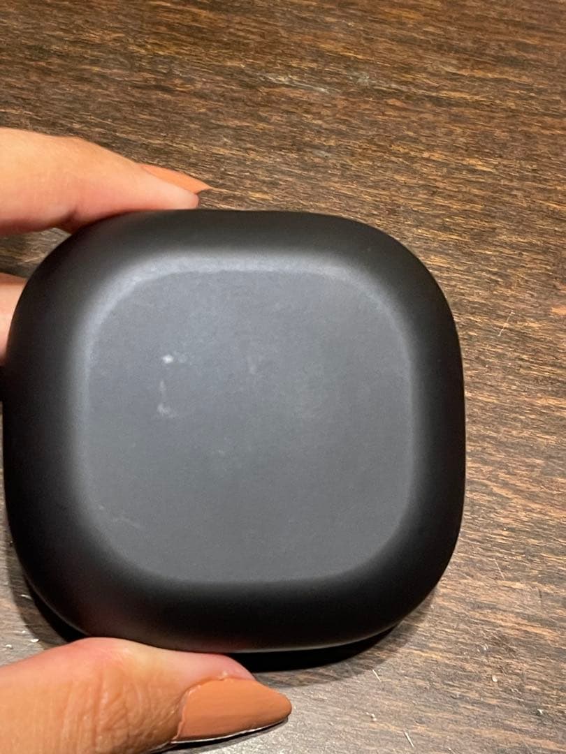 ワイヤレスイヤフォン 充電ケース付き LIBERTY 4 PRO