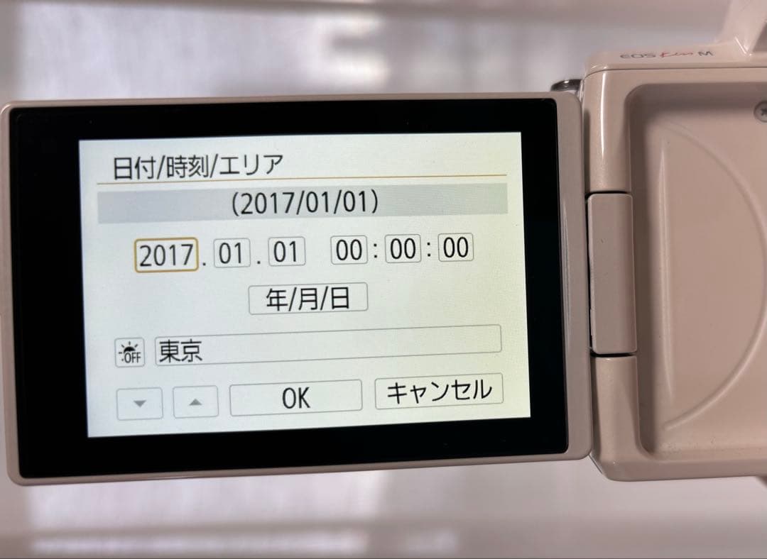 EOS Kiss M ダブルレンズキット　中古　canon