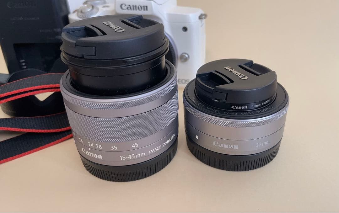 EOS Kiss M ダブルレンズキット　中古　canon