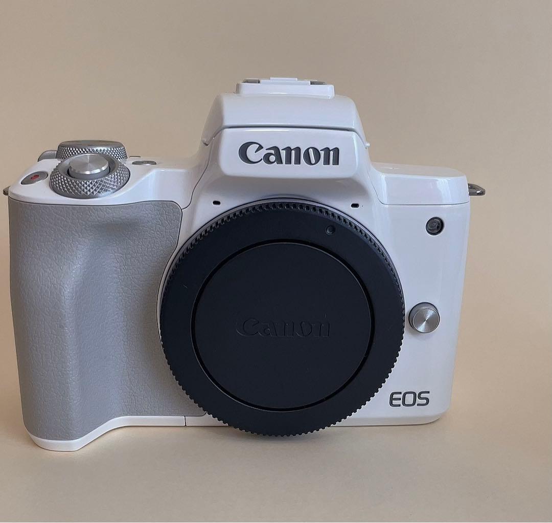 EOS Kiss M ダブルレンズキット　中古　canon