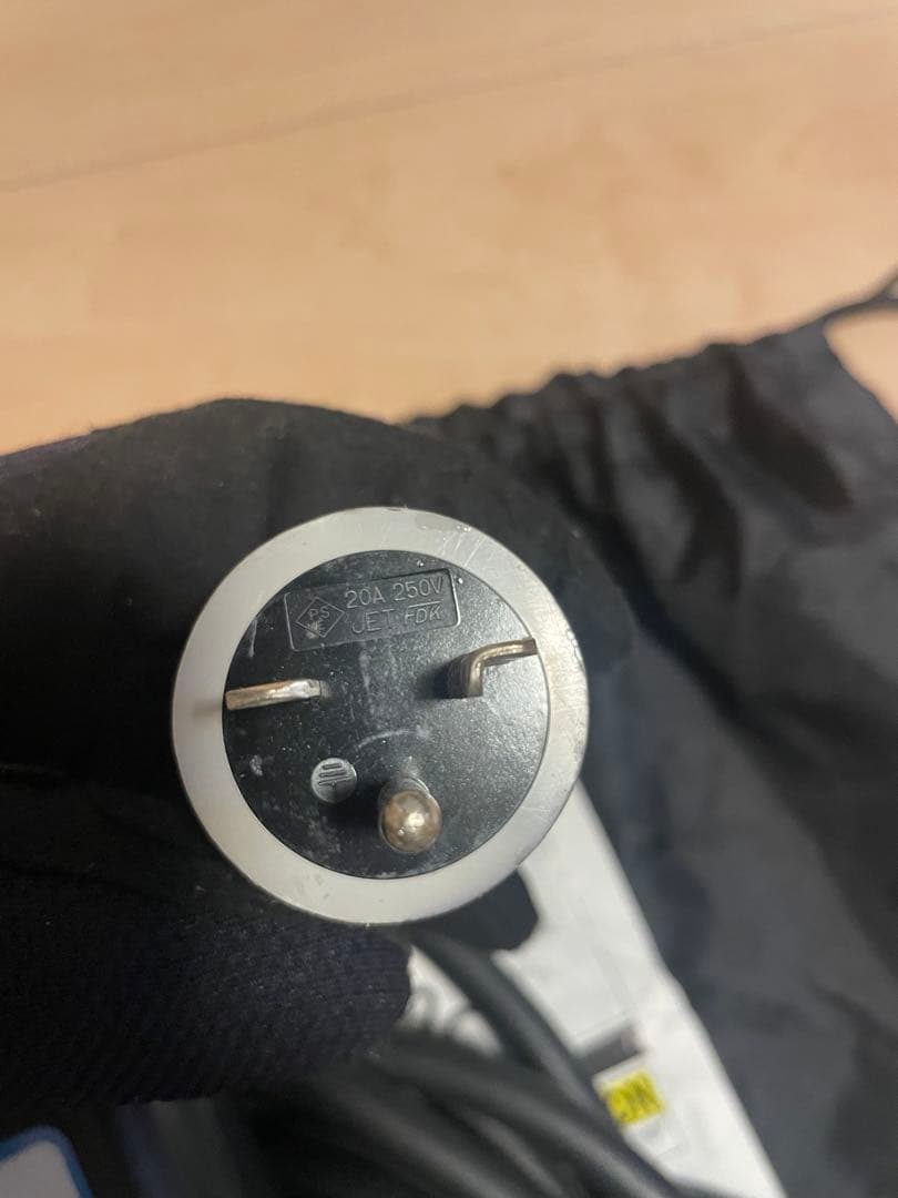 日産 純正リーフ 充電ケーブル　新品