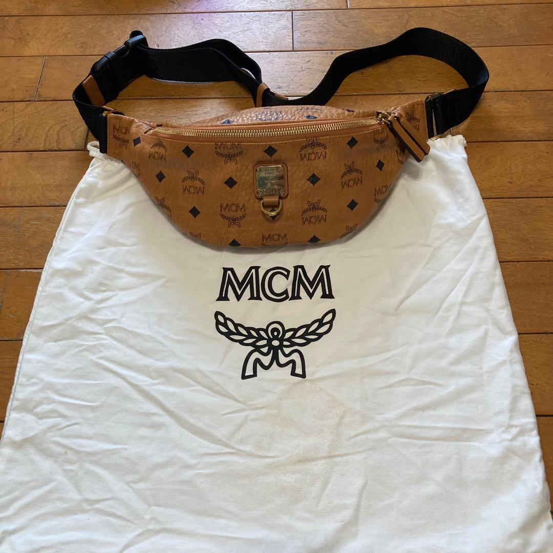 MCM ボディバッグ ブラウンレザー