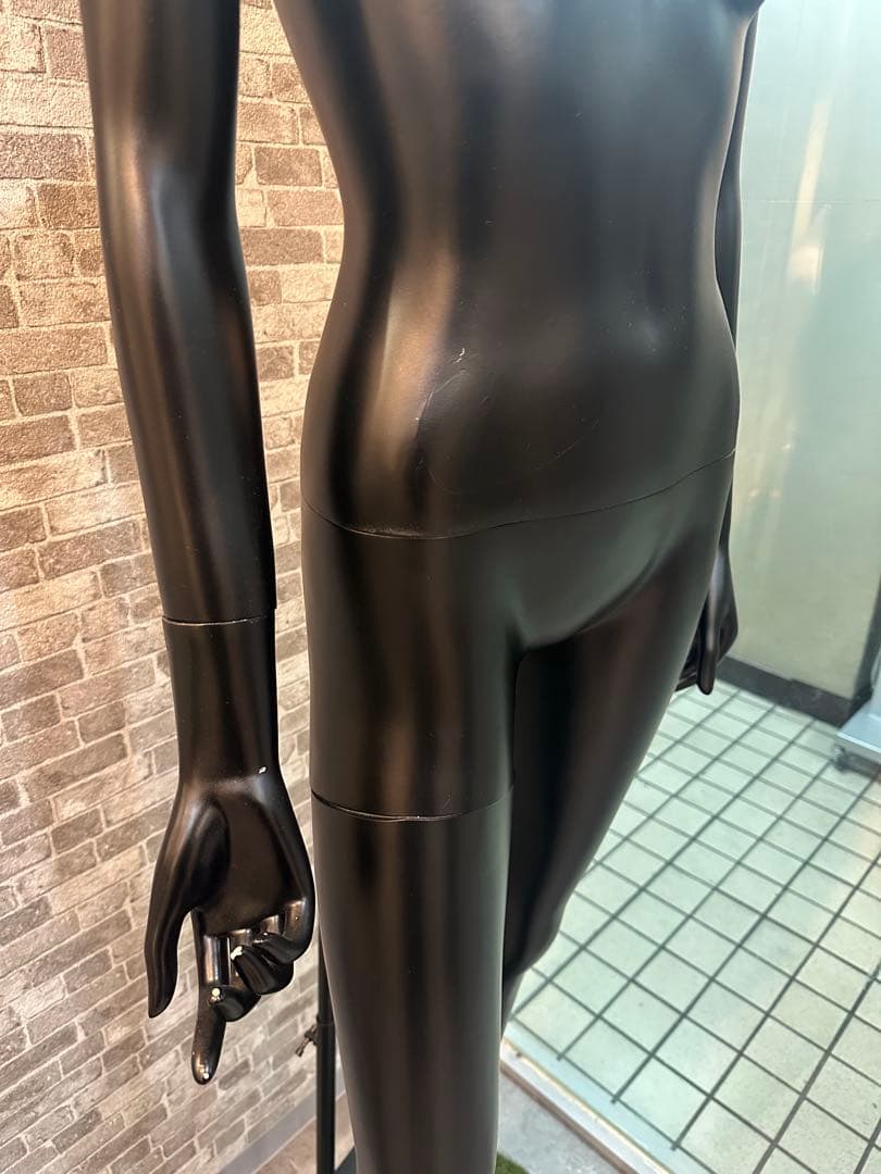 黒色 女性用マネキン 約180cm スタンド付き　分解可能