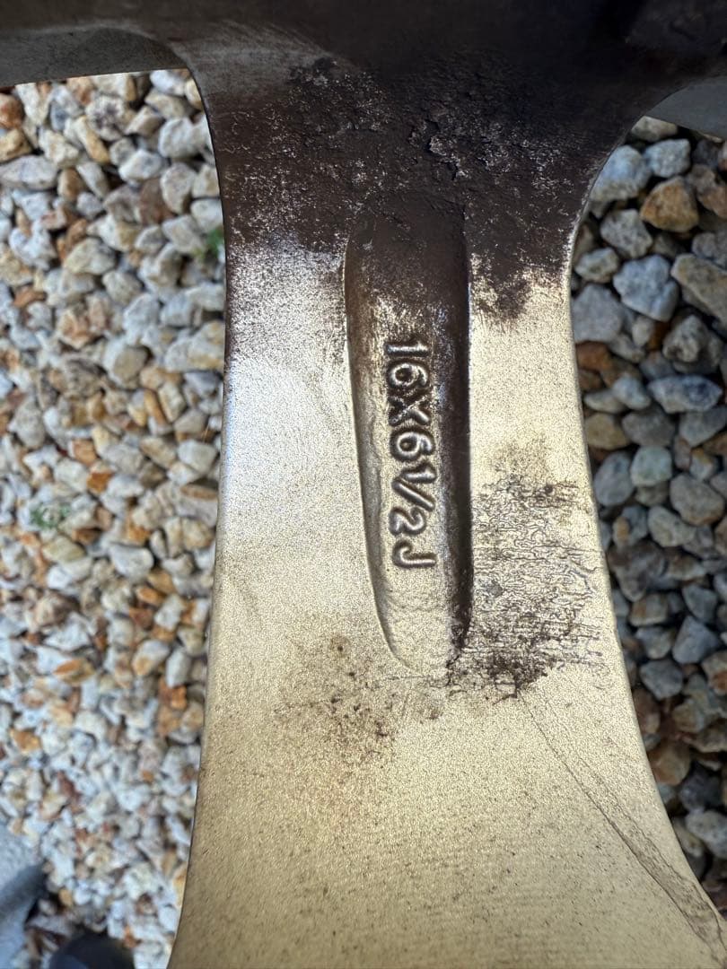 悟空　ブリヂストン 16インチ スタッドレス ホイール