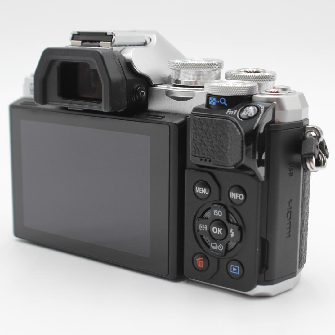 OLYMPUS OM-D E-M10 MarkIII ボディー シルバー