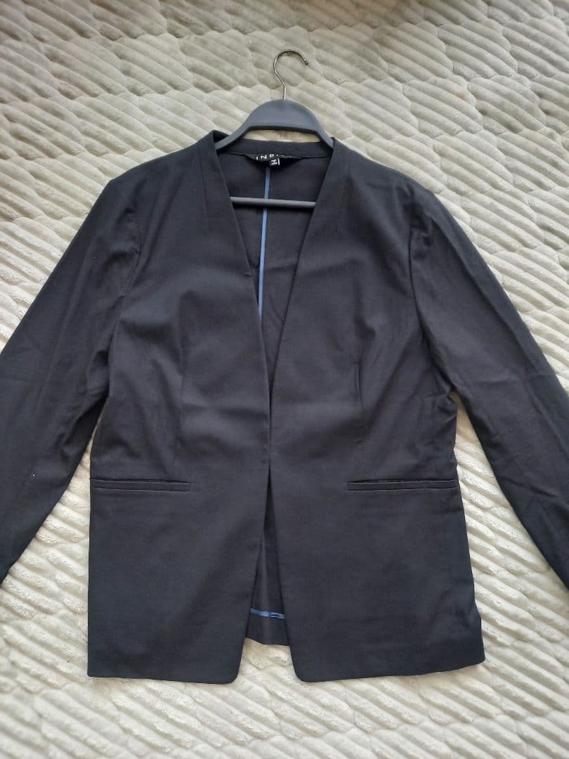 希少大きいサイズ　インディヴィ パンツスーツ ノーカラー リネン 13号ネイビー