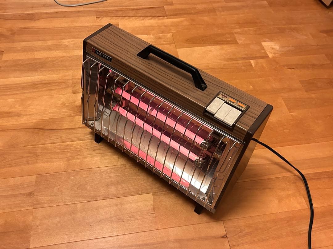 飾っても可愛い　ナショナル電気ストーブ