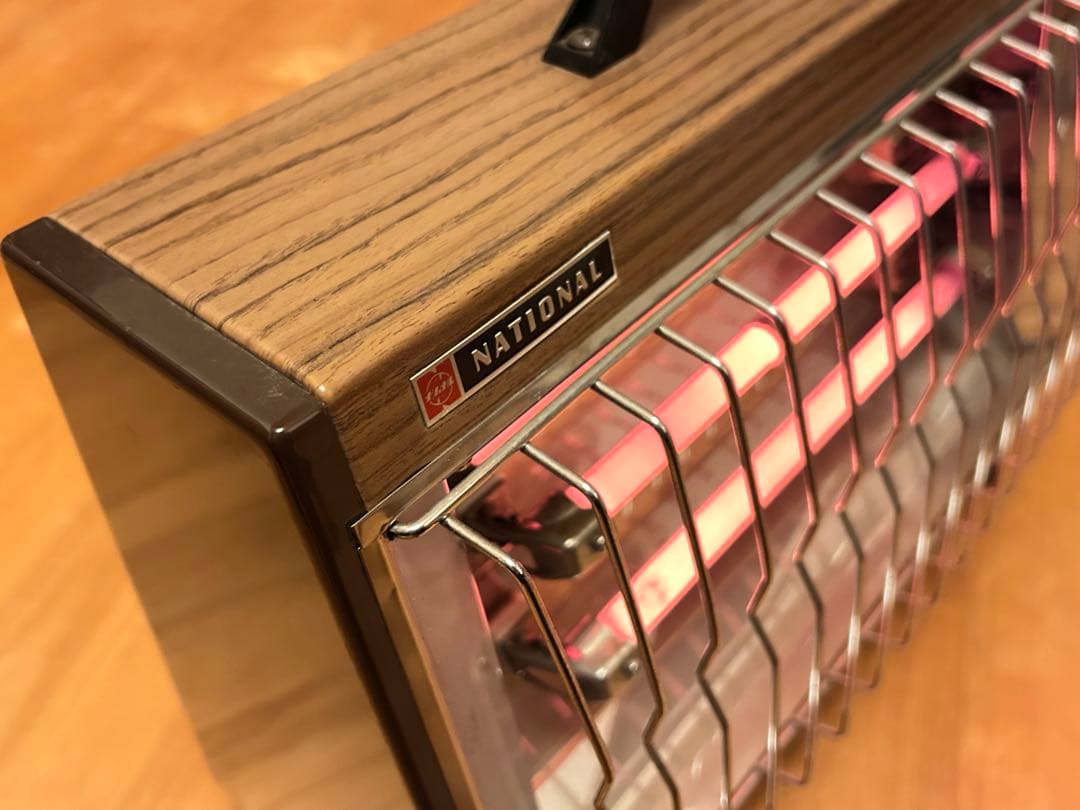 飾っても可愛い　ナショナル電気ストーブ