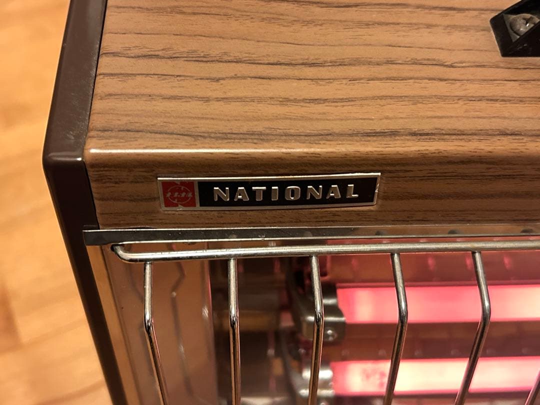 飾っても可愛い　ナショナル電気ストーブ