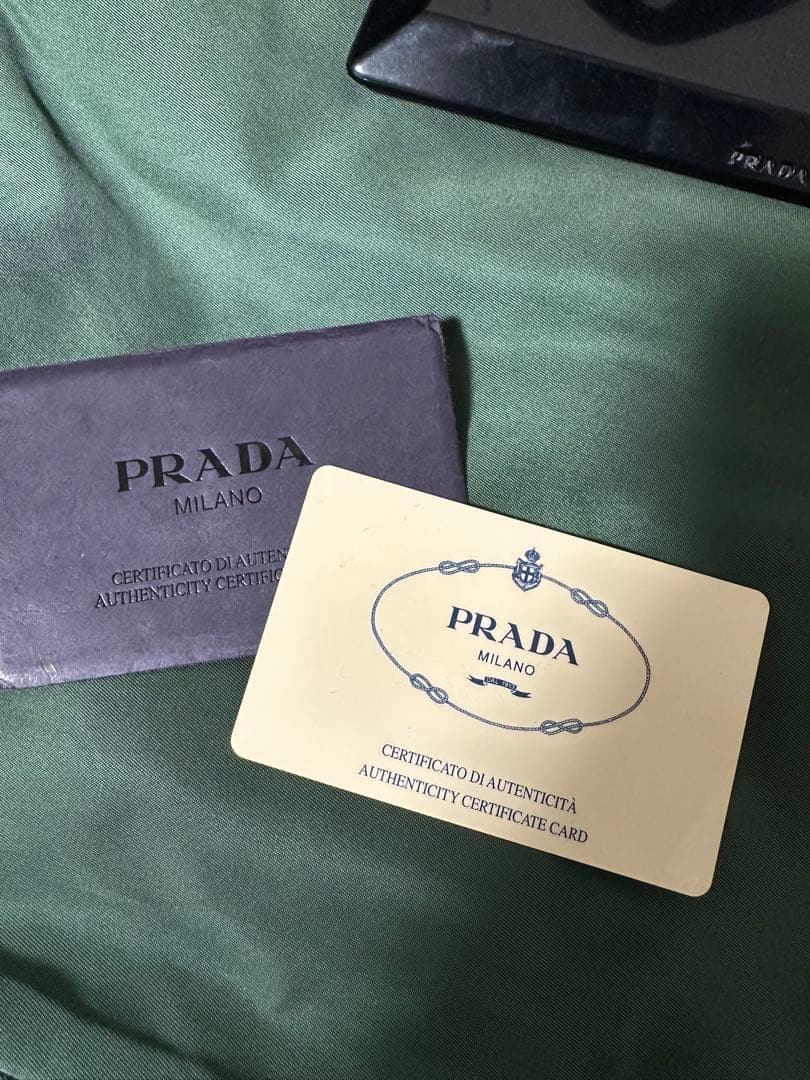 き*ん様 証明書付　PRADA 1990s llic shoulder