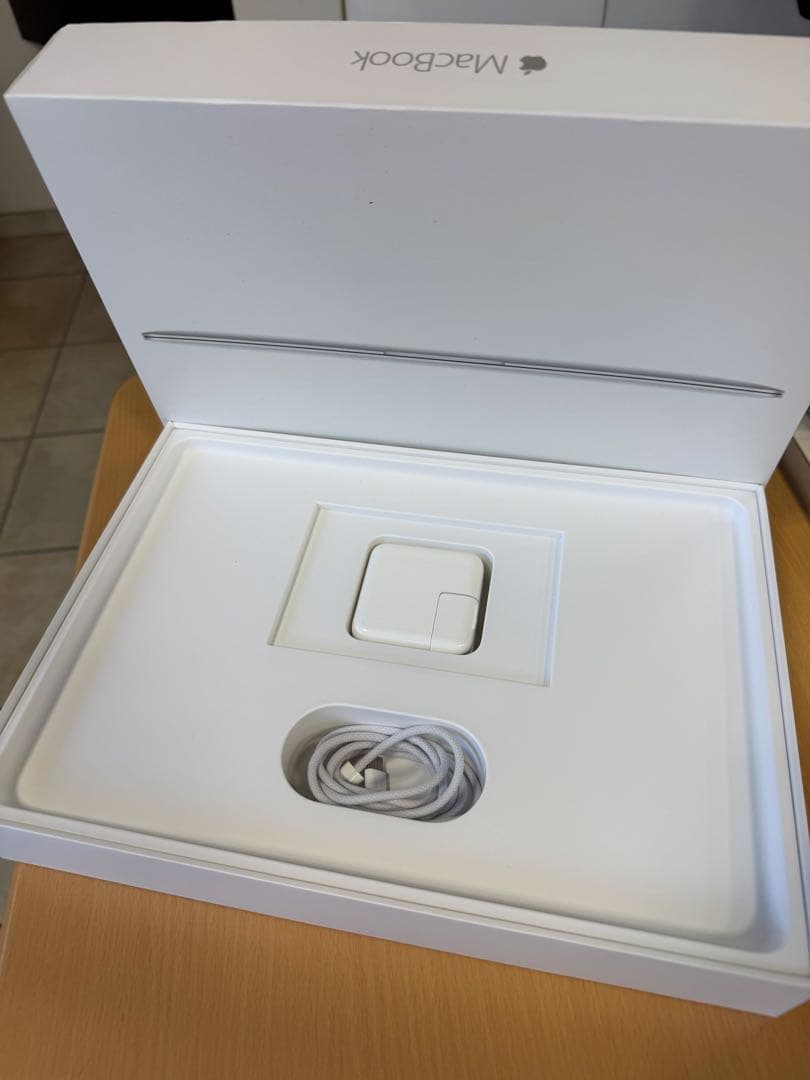 APPLE MacBook (12型/8GB/512GB/USB-C/シルバー)