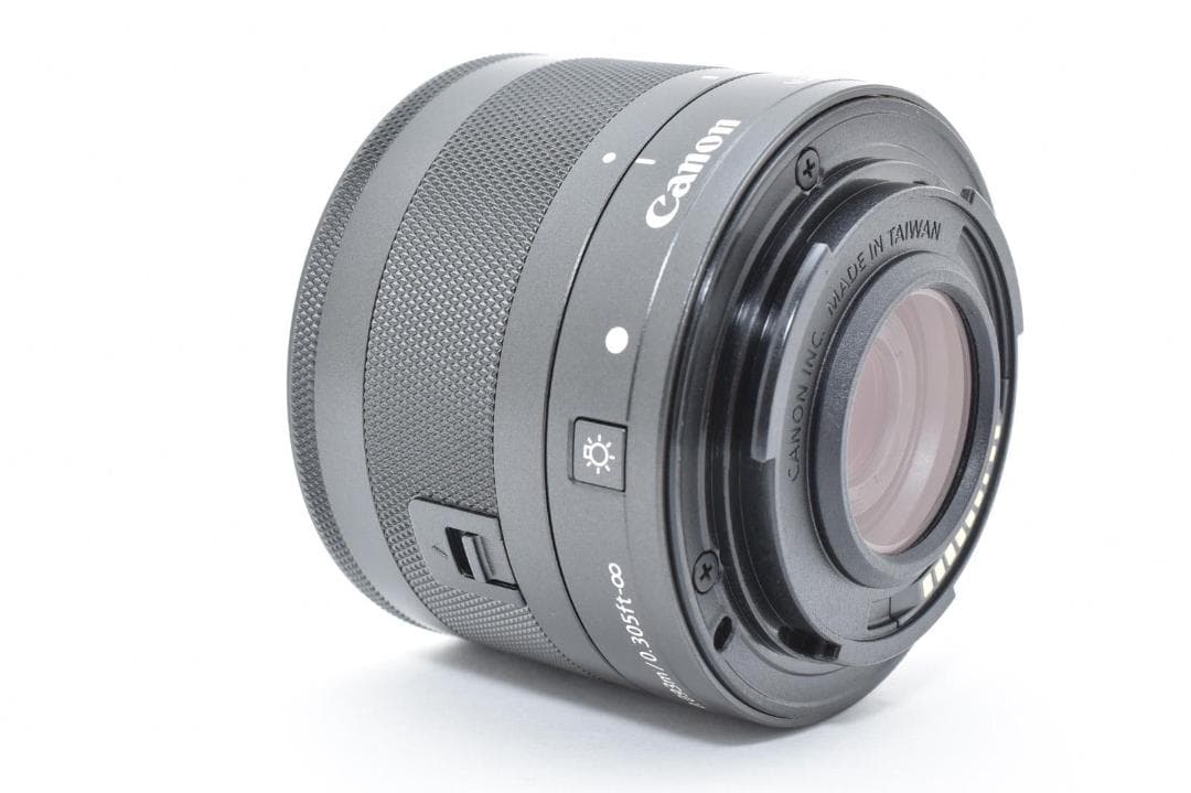 【新品級】 キヤノン CANON EF-M 28mm F3.5 IS STM