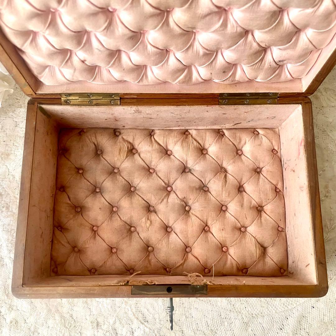 ミア　　【レア】鍵付き大きなモシュリンヌボックスピンクフランスアンティーク