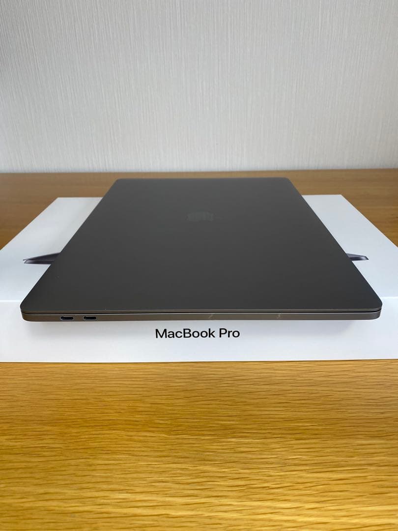 15-inch MacBook Pro 2019 高性能　MacBook本体