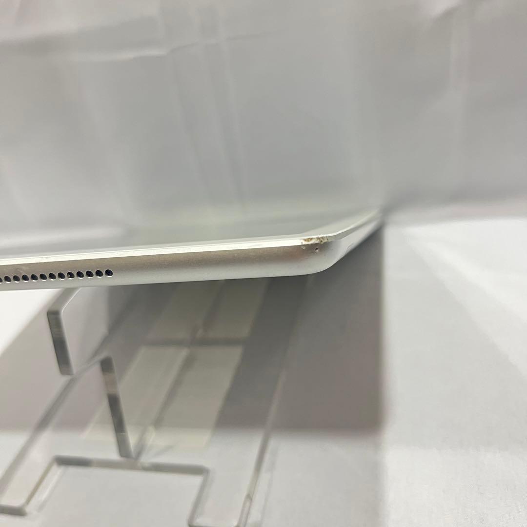 Apple iPad 第5世代 32GB シルバー 本体