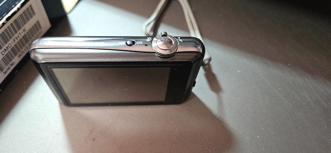 Panasonic DMC-FH7 コンパクトデジタルカメラ