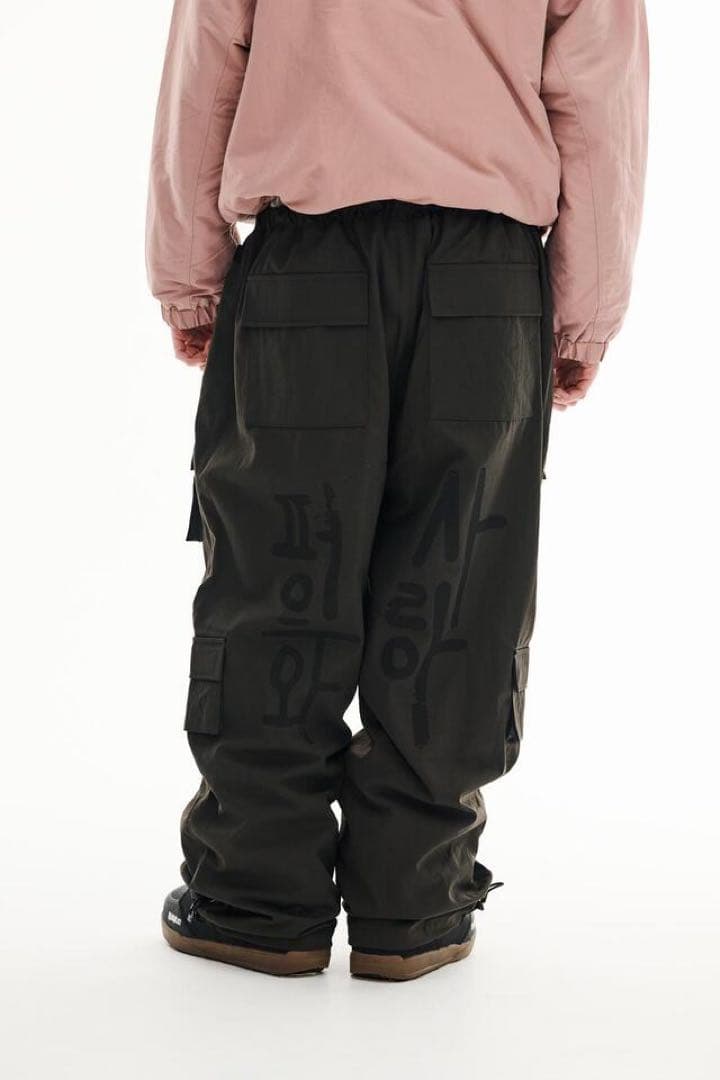 新品タグ付き！Qmile韓国スノーボードウェアブランド パンツ【Size: M】