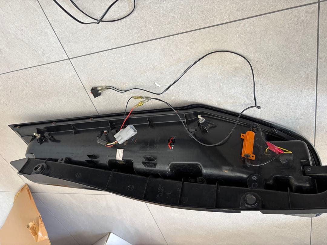 メテオテール 80ヴォクシー、ノア、エスクァイア スモークLED シーケンシャル