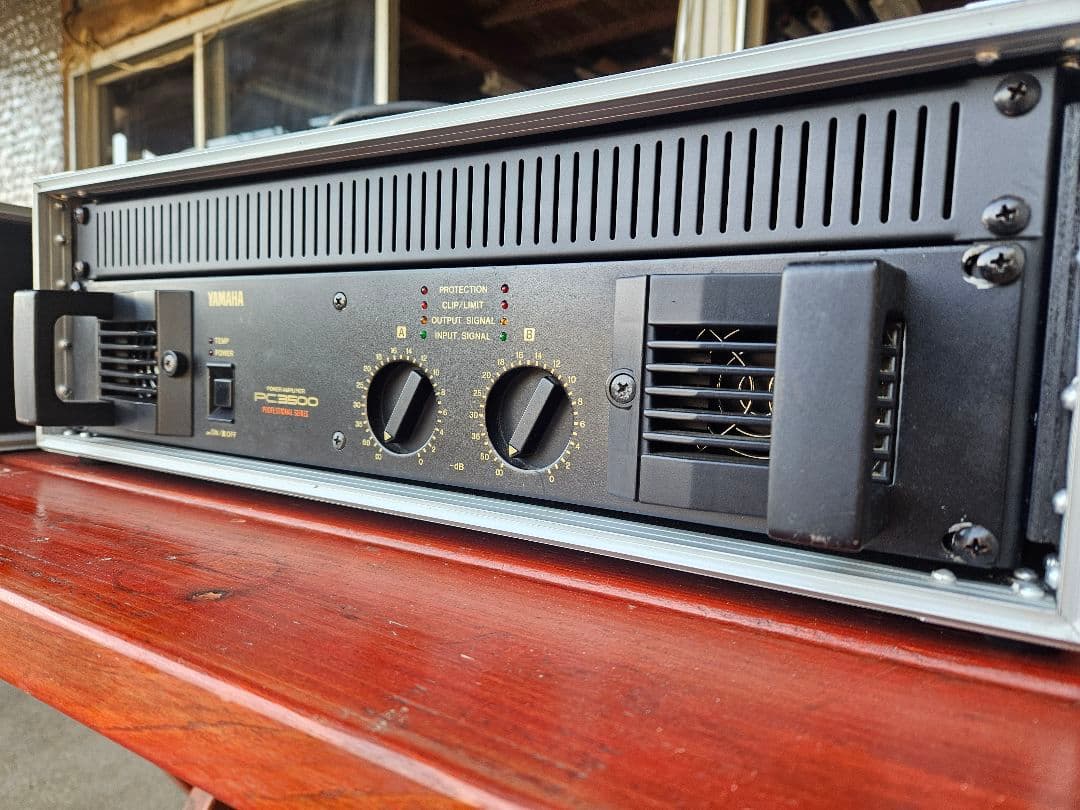 YAMAHA ヤマハ PC3500 パワーアンプ PAアンプ ケース付き