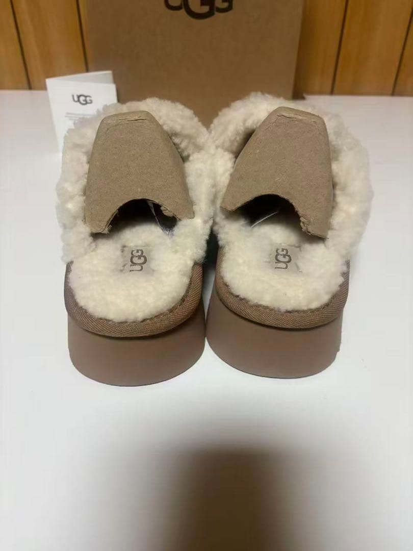 UGG ベージュ 厚底スライドサンダル サイズ36