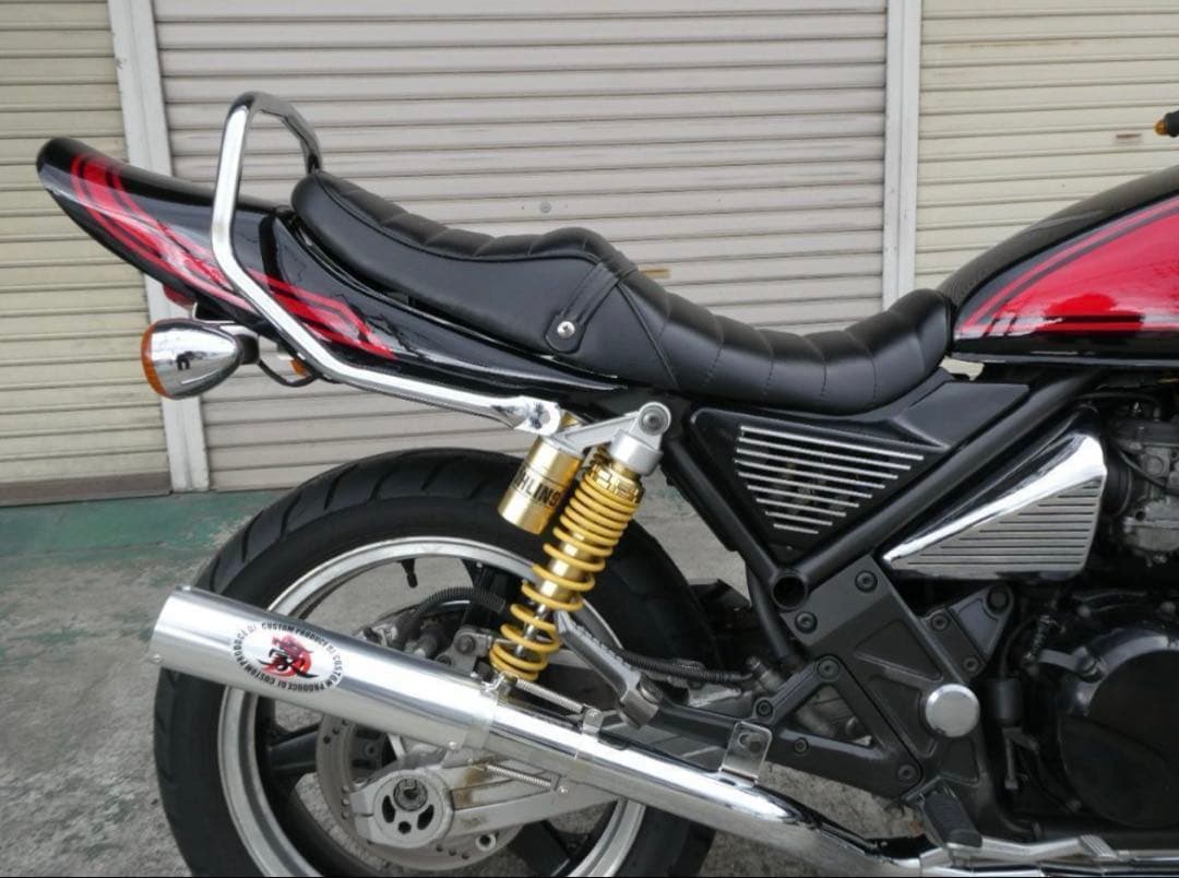 ゼファーχ　黒皮　タックロールシート/④取付参考画像有 あんこ抜き 完成品