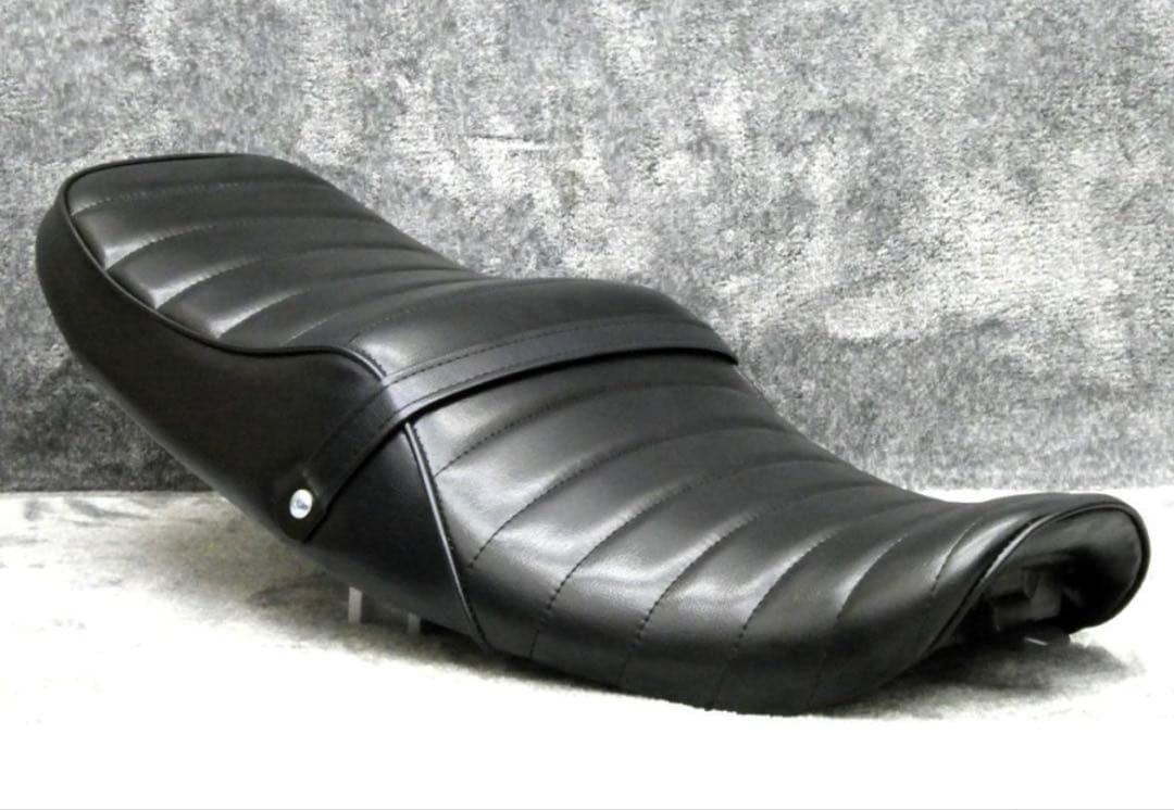 ゼファーχ　黒皮　タックロールシート/④取付参考画像有 あんこ抜き 完成品