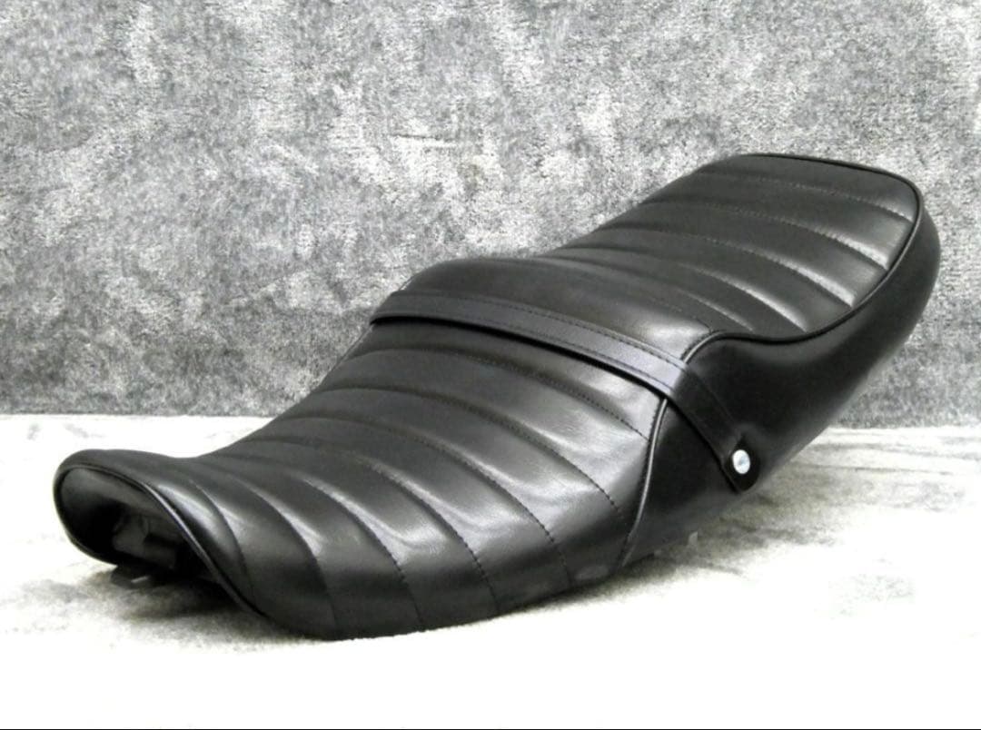 ゼファーχ　黒皮　タックロールシート/④取付参考画像有 あんこ抜き 完成品