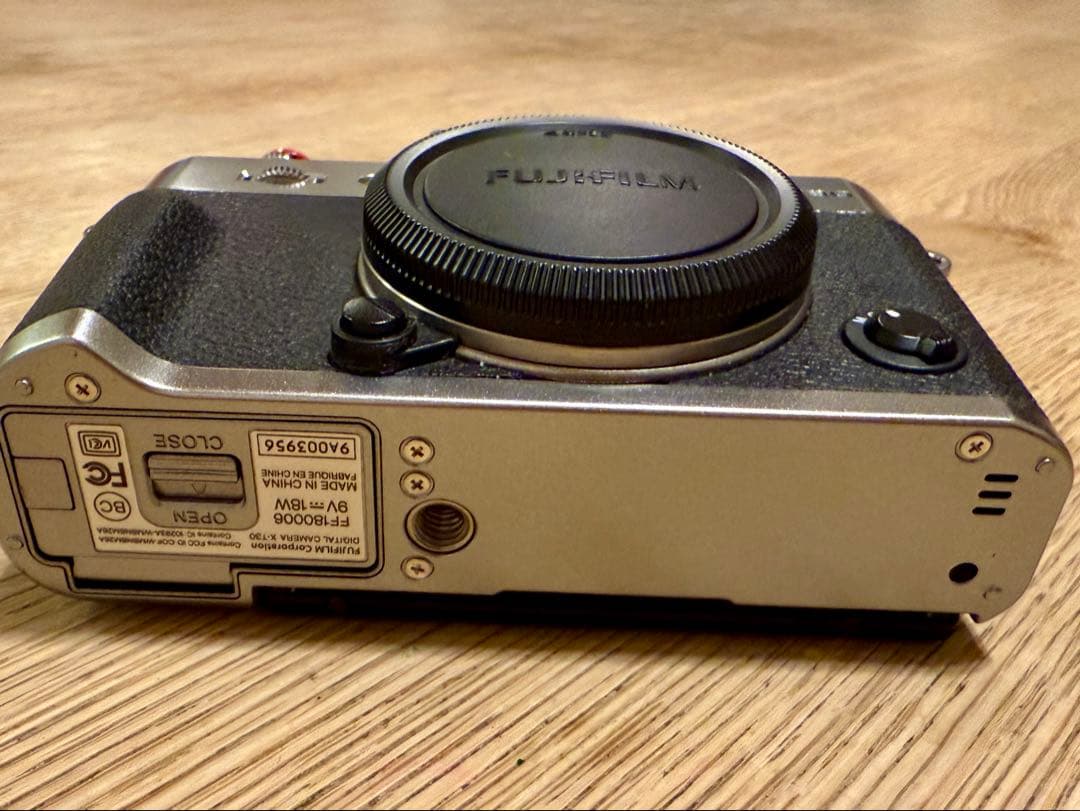 Fujifilm X-T30 ミラーレスカメラ 本体