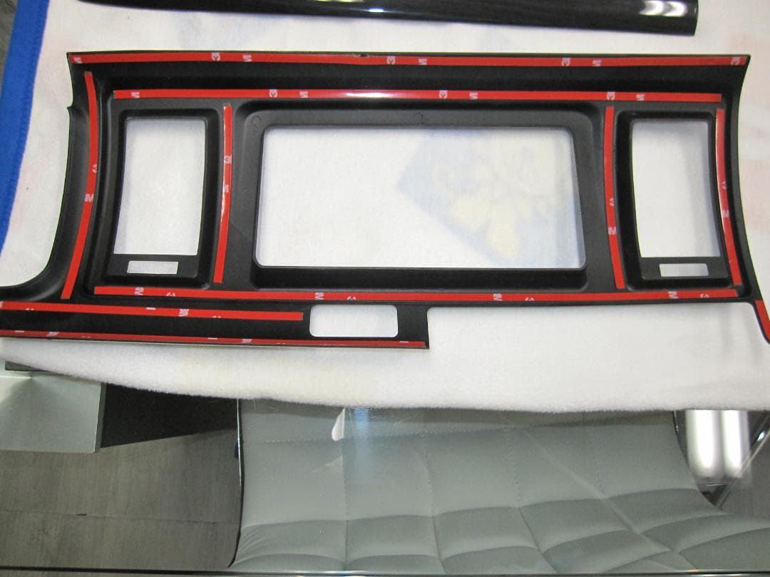 新品・未使用ハイエース　S-GL　ウッドパネルSET　黒木目　４型～現行