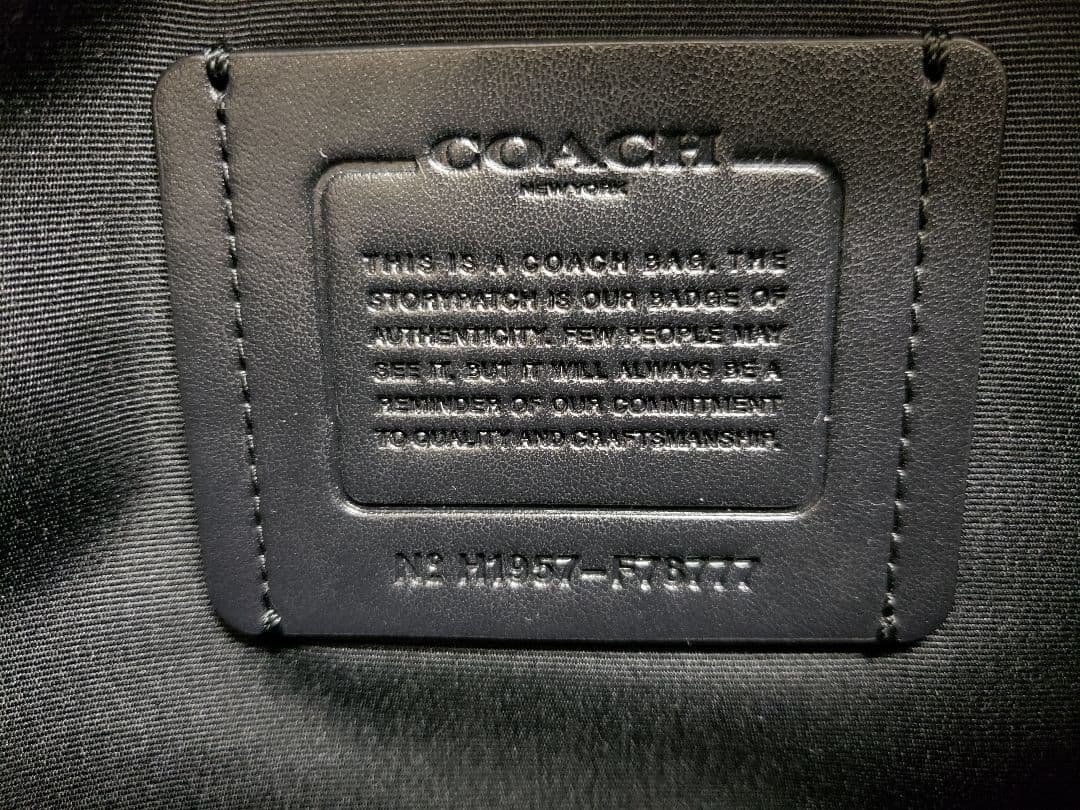 COACH ボディバッグ ブラック ロゴパターン