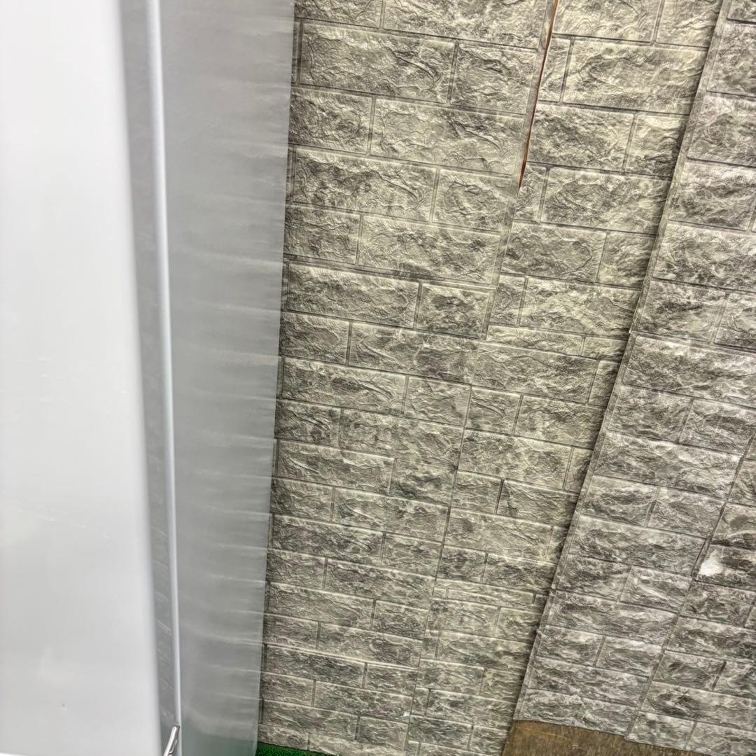 327 冷蔵庫　小型　一人暮らし　大人気　200L弱　洗濯機も有　格安　スリム