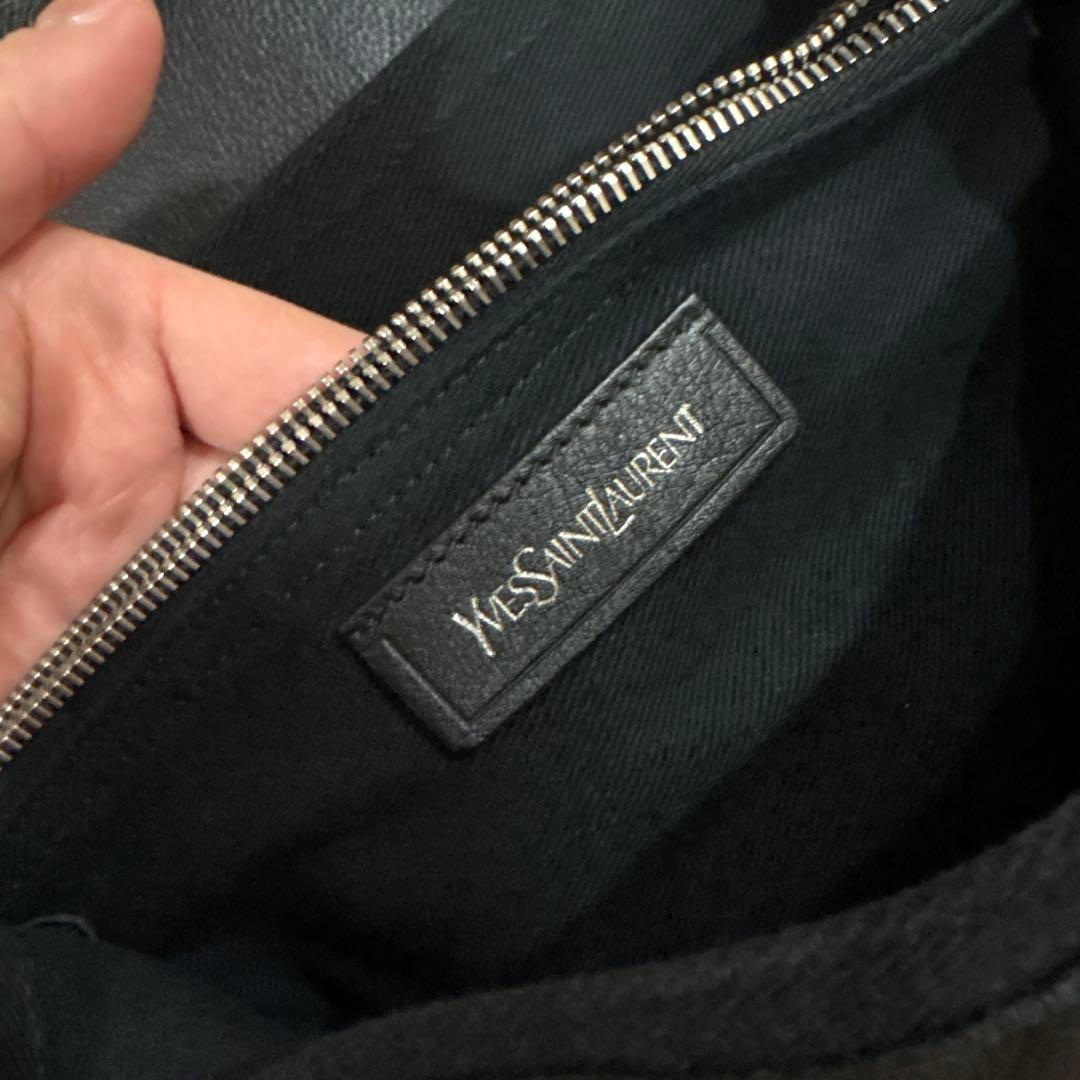 黒いレザー ハンドバッグ フラップ式